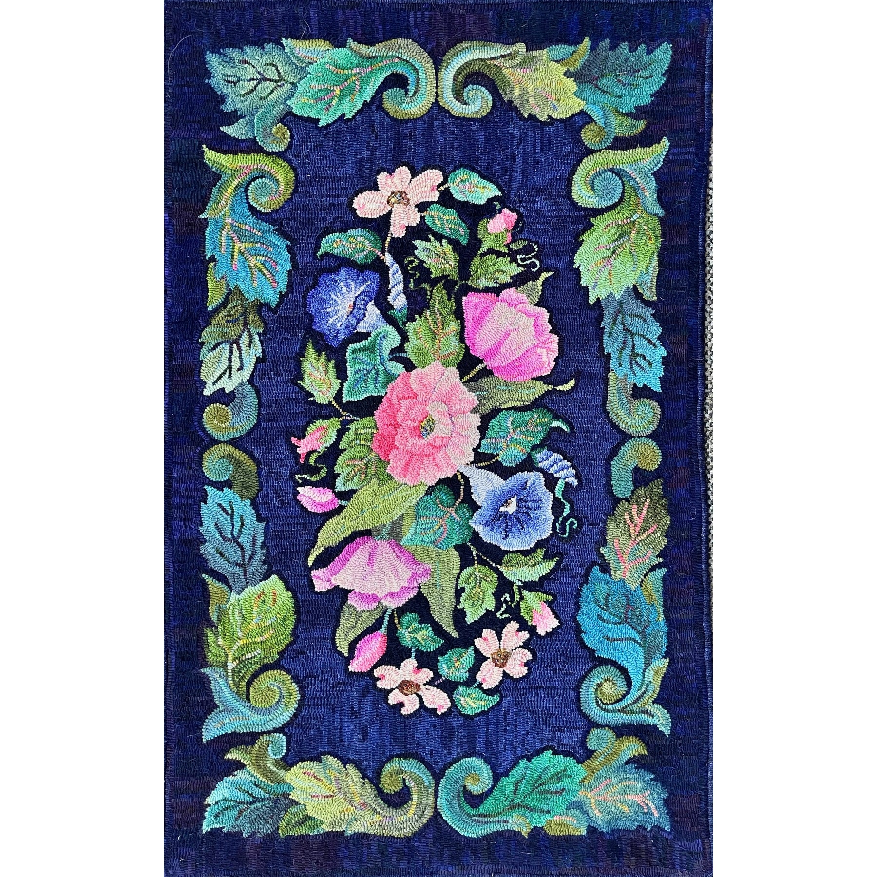 Princess Oval, rug hooked by Gina Paschal (adapted)