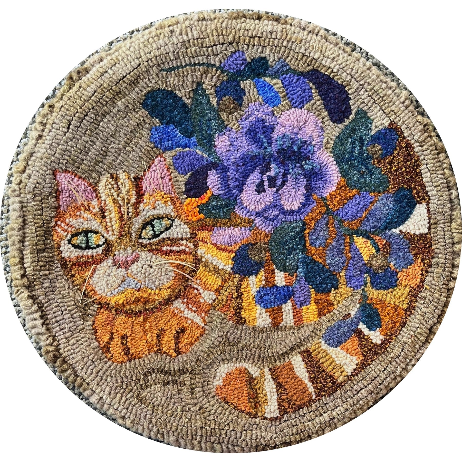 Porcelin Cat, rug hooked by Debbie Bogan