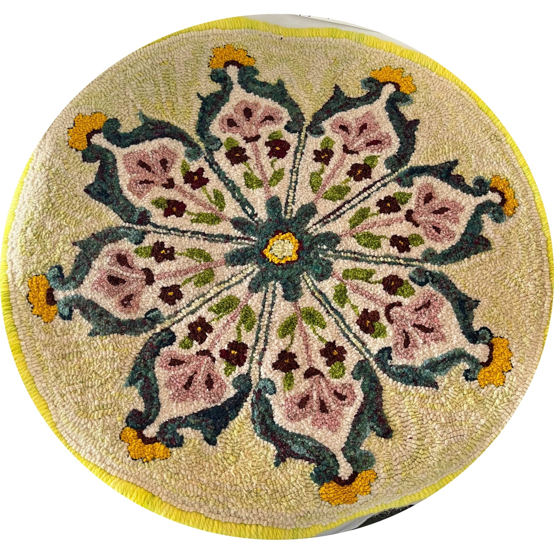 Tabriz, rug hooked by Magbis Vizciano-Green