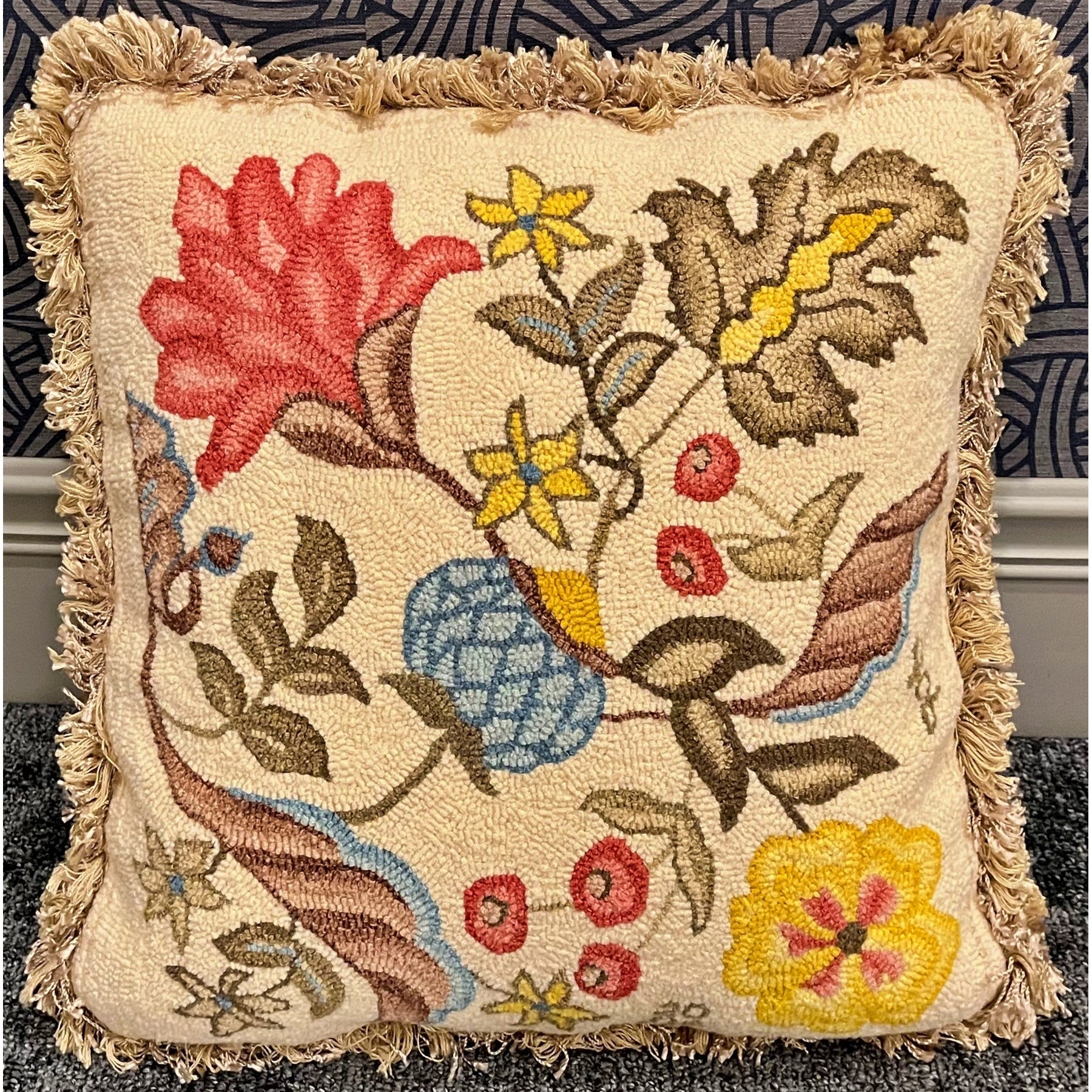 Crewel Spray, rug hooked by Linda Gillen