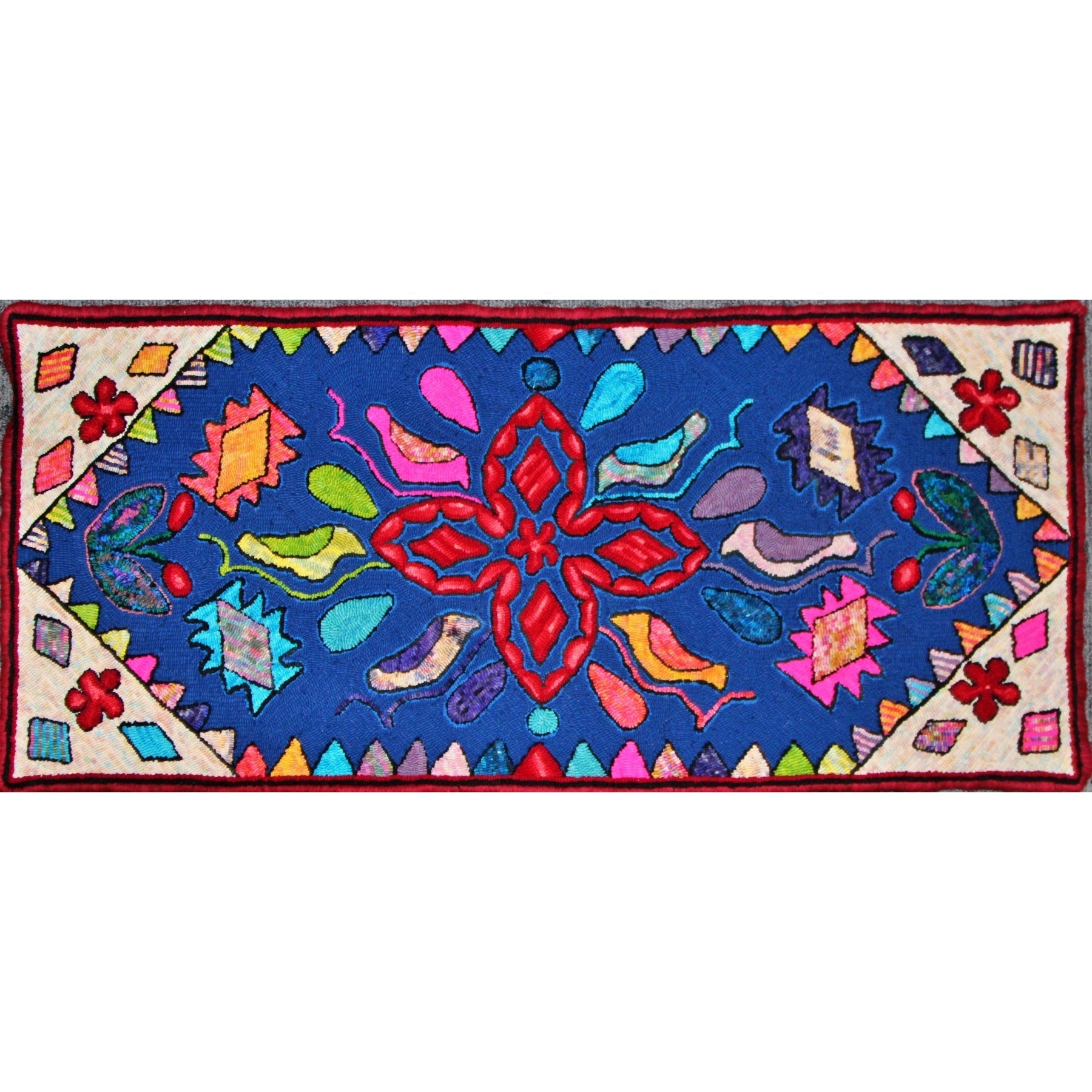Multicolores Pattern #4, rug hooked by Lori Rokusek V1
