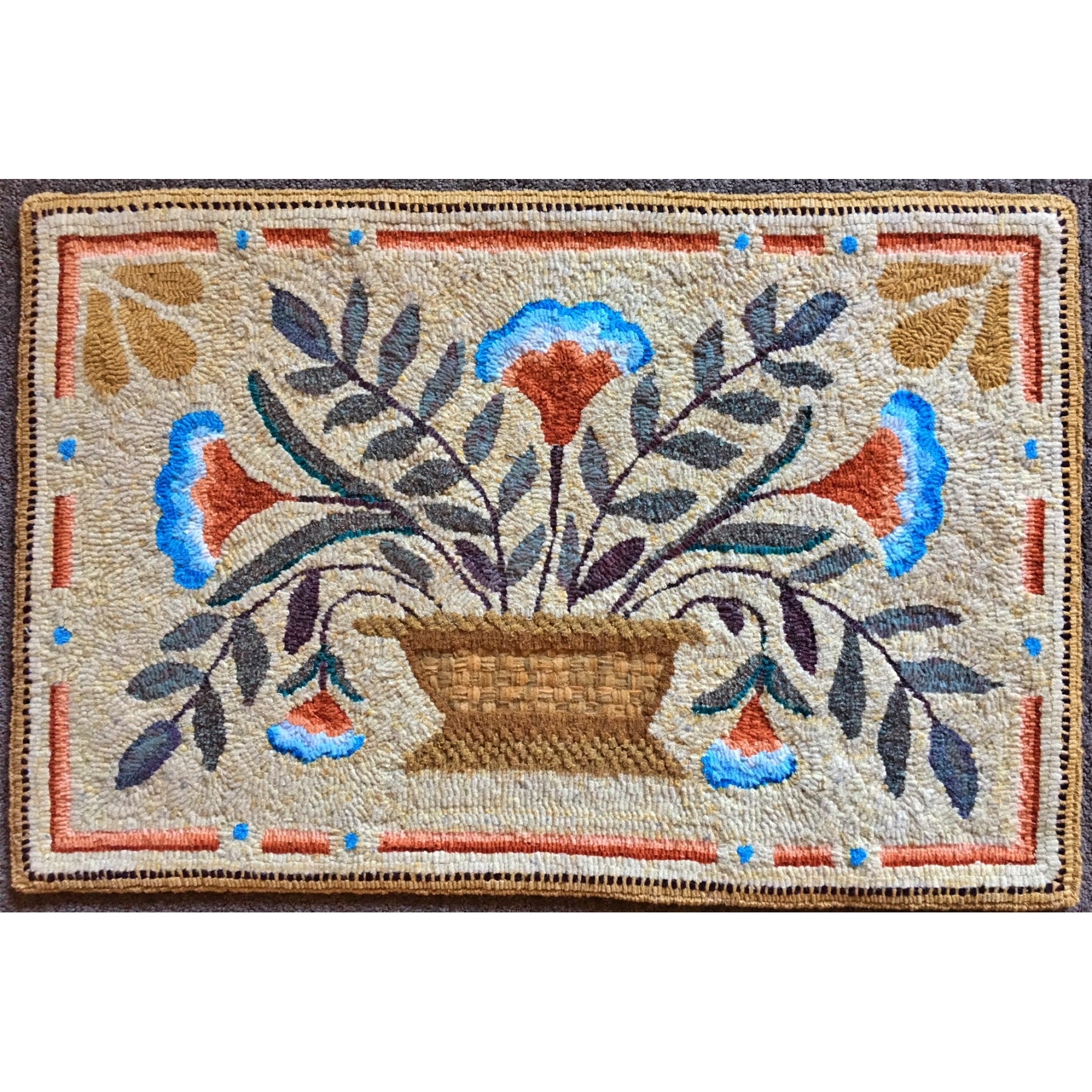 Rug Hooking Pattern: Bowl Of Flowers (PR1106) | Honey Bee Hive Rug