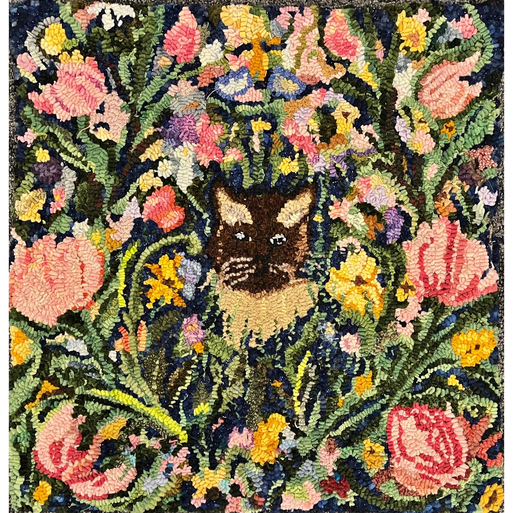 Morris Cat Adaptation, rug hooked by Sherrie Petersen
