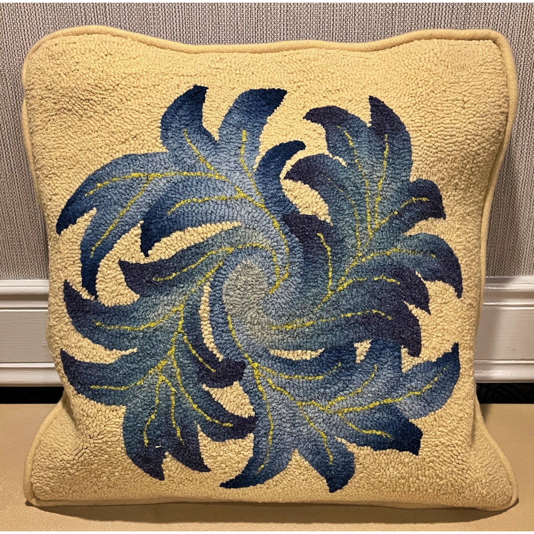 Pinwheel Scroll, rug hooked by Rita Wagner