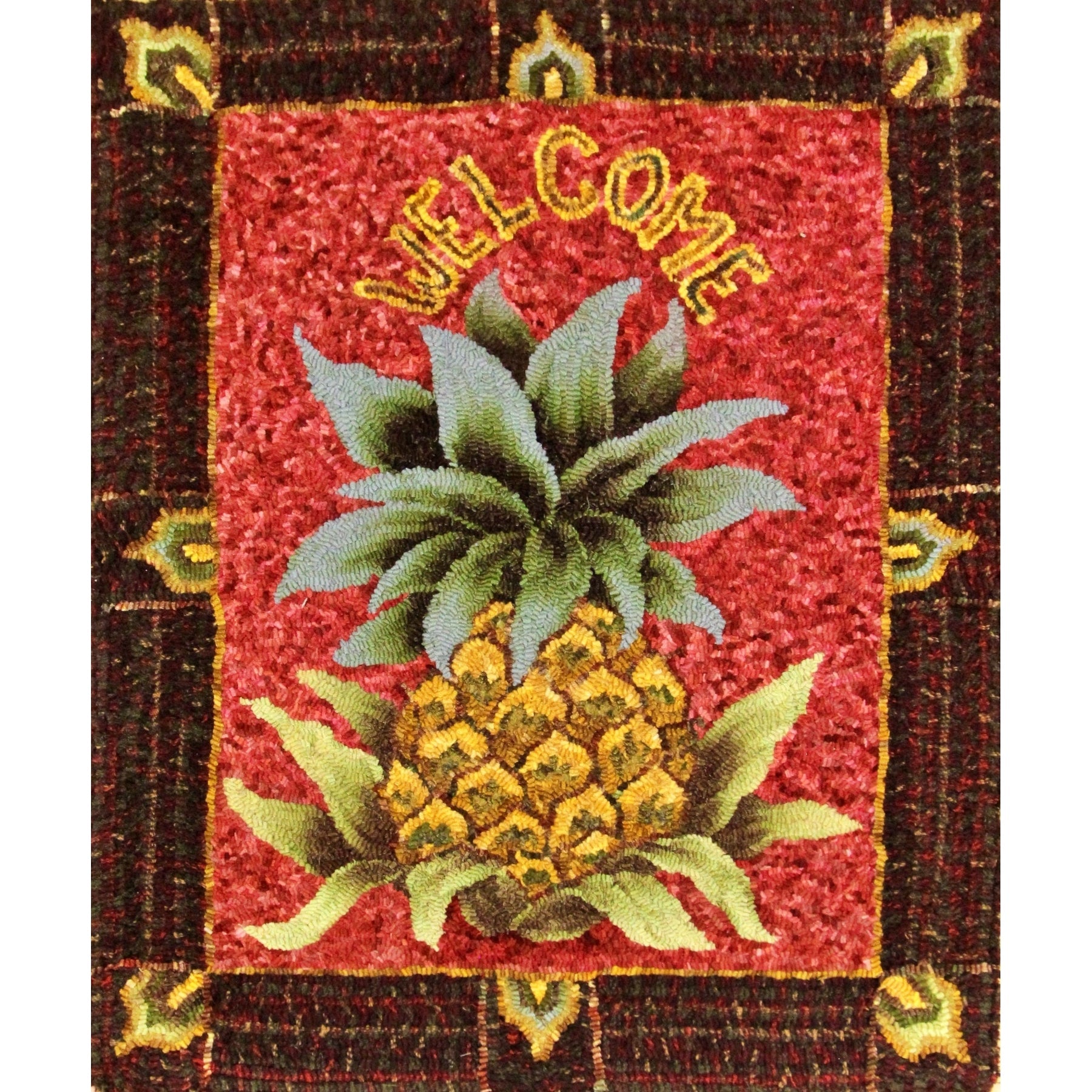Welcome Pineapple - with Border, rug hooked by Stacey Van Dyne