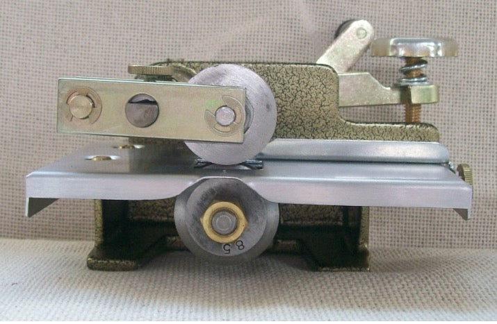 Fraser Model 500-1 Fabric Cutter a Harry M. Fraser Cutter.