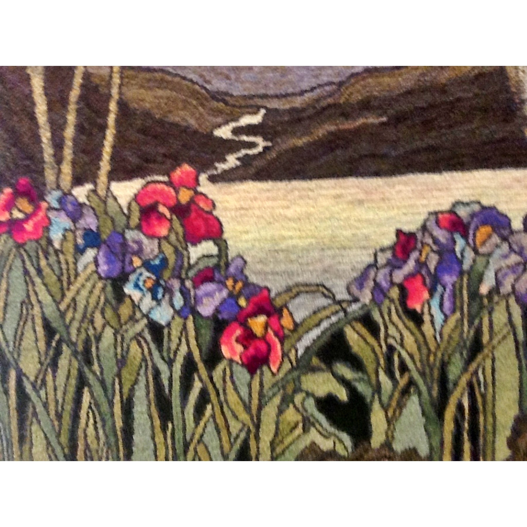 Tiffany-Iris, rug hooked by Patty Piek-Groth (adapted)