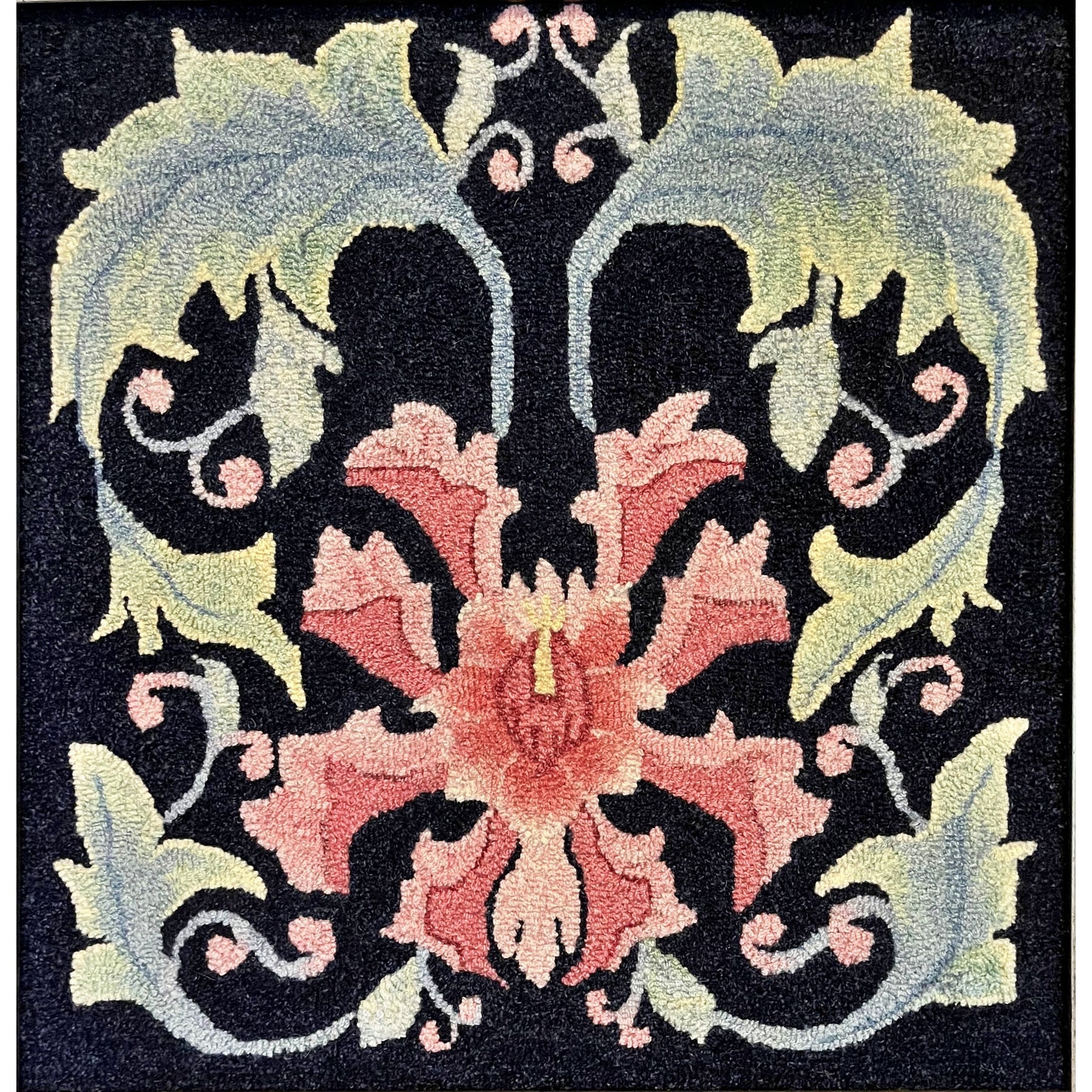 Heraldry – Adaptation, rug hooked by Dawn Kilgore