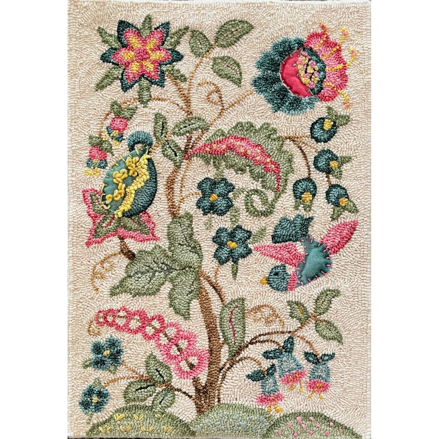 Jacobean Crewel, rug hooked by Pat Sims