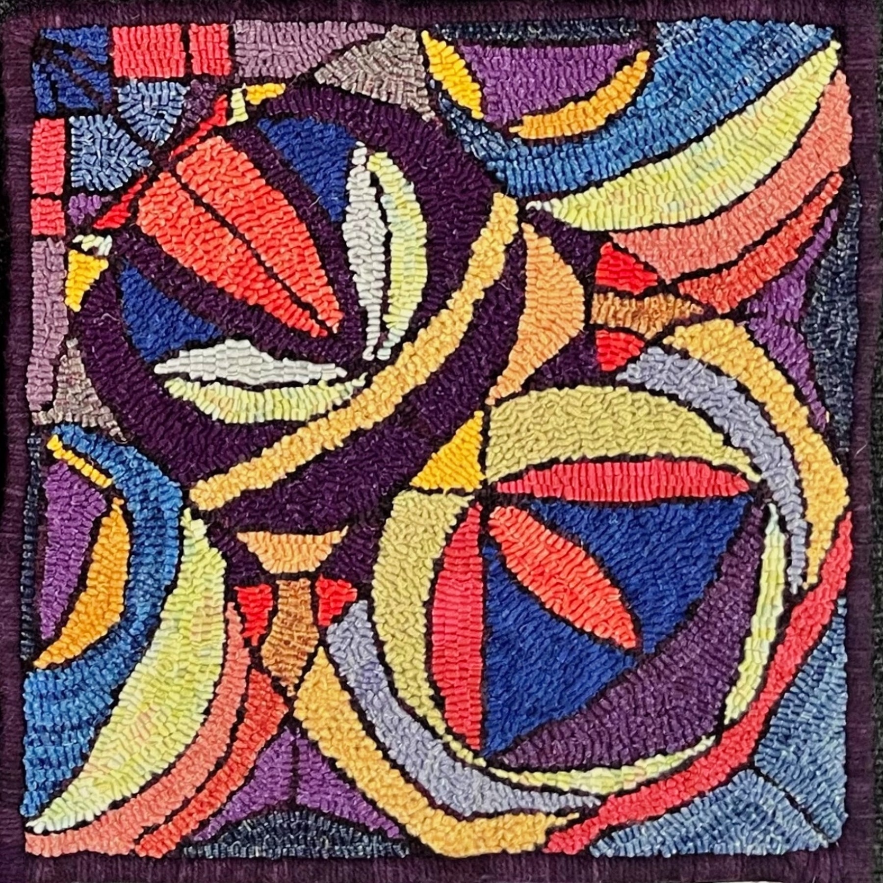 Tangelo, rug hooked by Lisa Lemieux