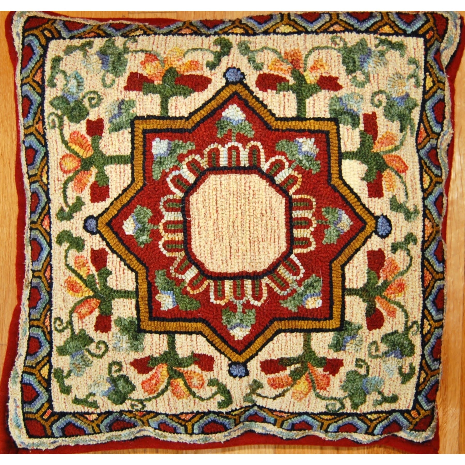 Herez, rug hooked by Dinah Kretschmer