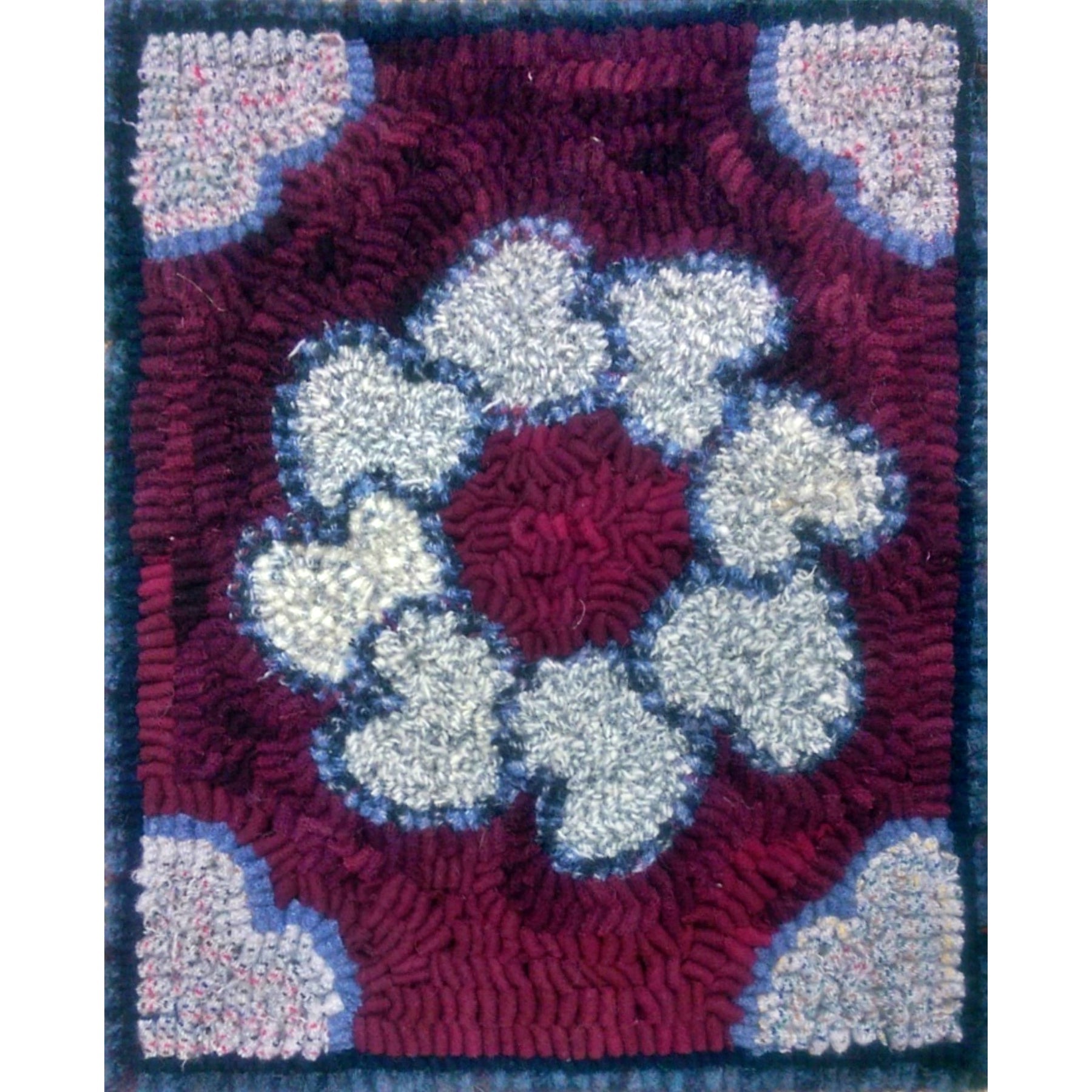 Circle Heart Quilt Square, rug hooked by Connie Bradley