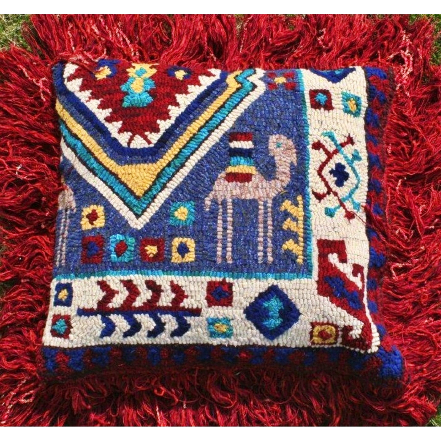 Chahar Mahal, rug hooked by Karen Guffey